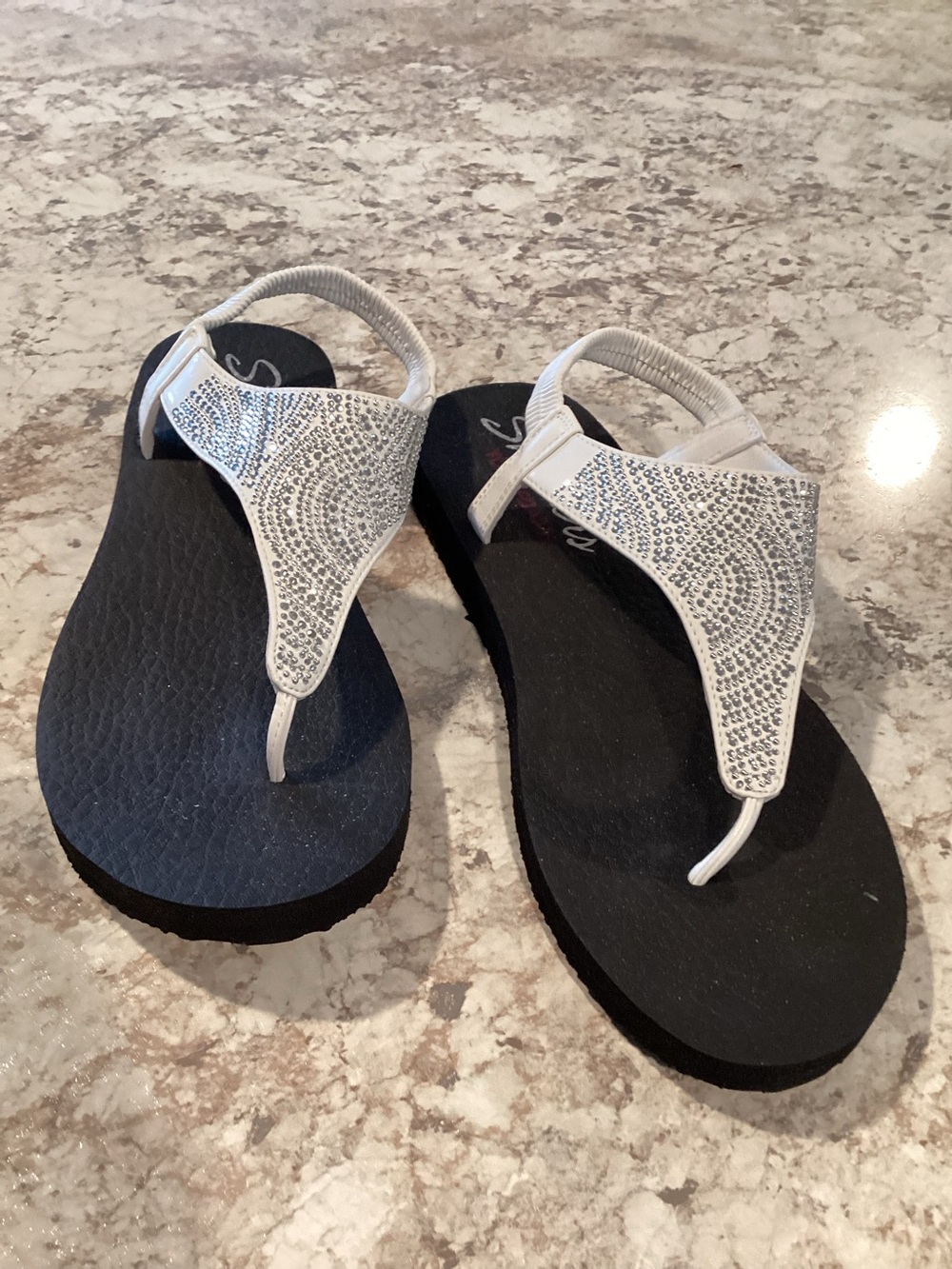 Skechers White Rhinestone T-strap Sandals, yoga foam footbed. NEW